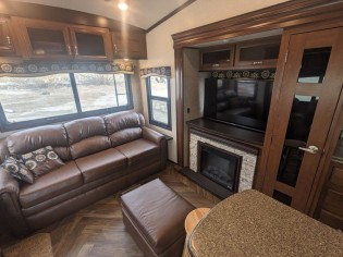 2017 Jayco North Point 377rlbh