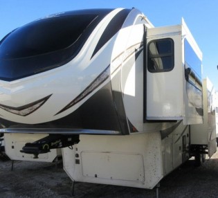 2018 Grand Design RV Solitude 379FL