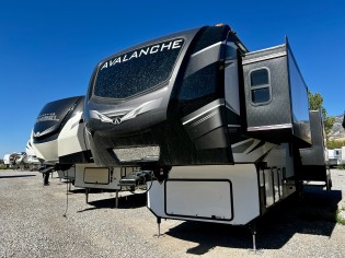 2021 Keystone RV Avalanche AV352