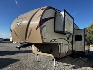 2017 Forest River RV Rockwood Signature ULTRA LITE 8301WS